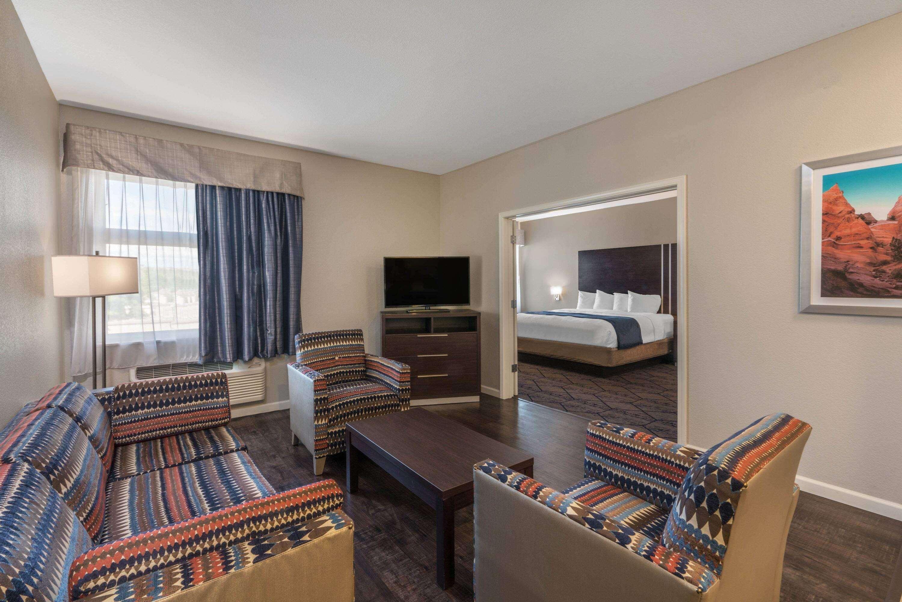 Hotel Baymont By Wyndham Albuquerque Airport Exteriér fotografie